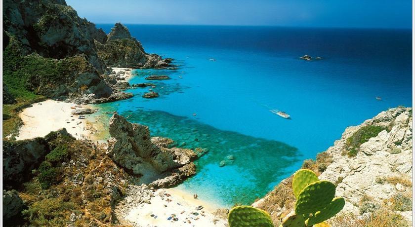 Gullo Capo Vaticano Ricadi Exterior photo
